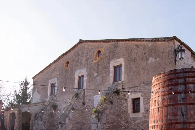 La masia Castell de Grabuac, un edifici del segle XV